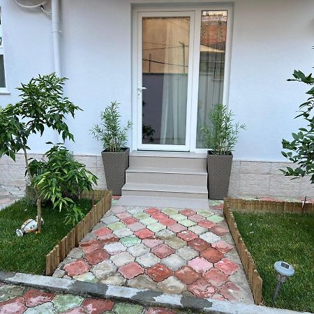Florent'S Superb Studio, Free Parking & Garden!! Тирана Екстер'єр фото