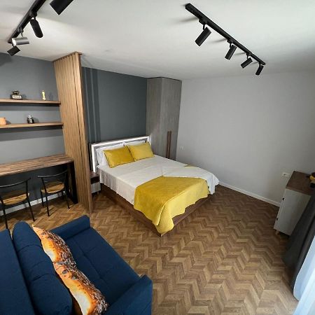 Florent'S Superb Studio, Free Parking & Garden!! Тирана Екстер'єр фото